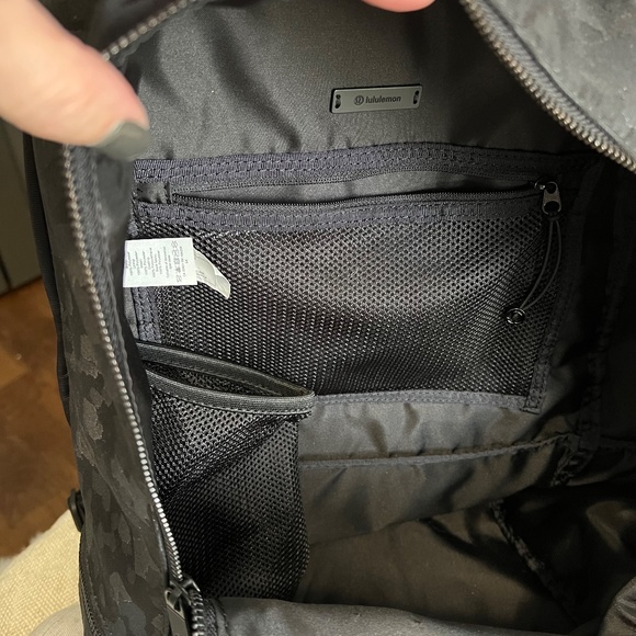 Lululemon City Adventurer 17L Backpack - Picture 5 of 8